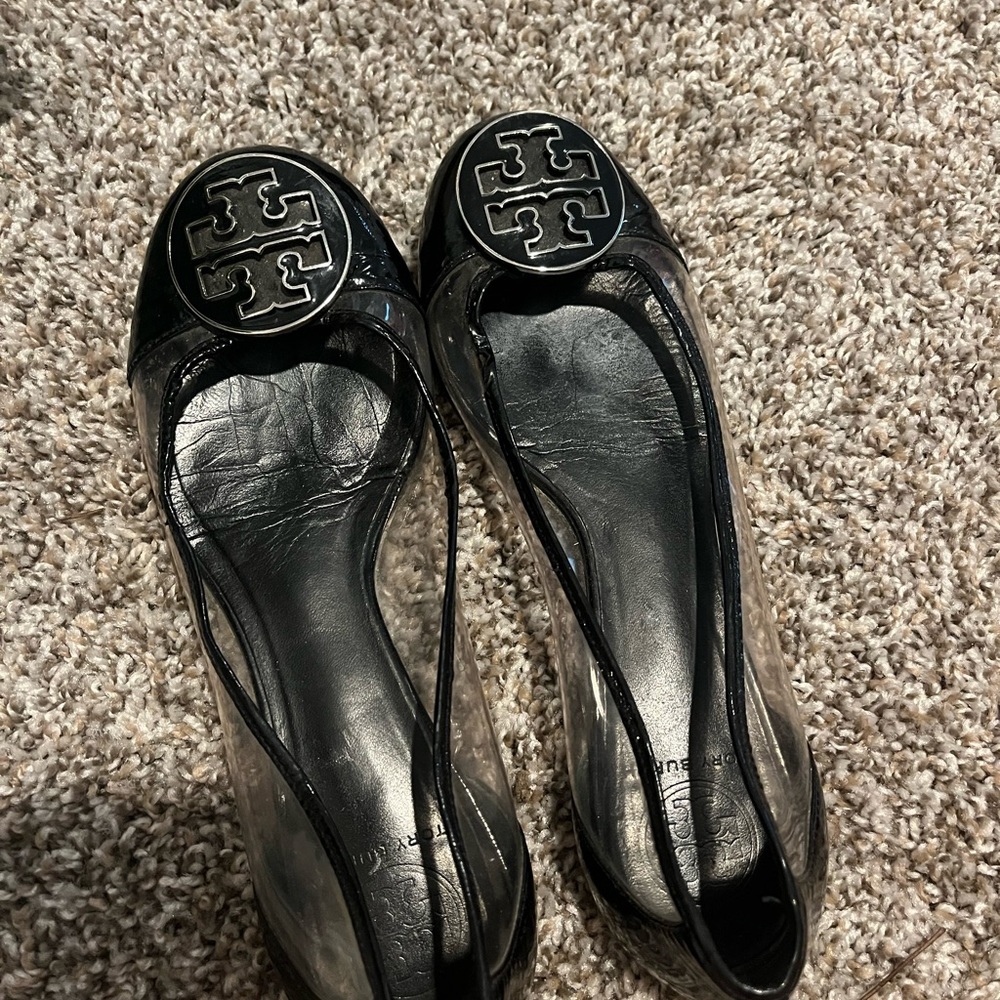 Black and clear flats